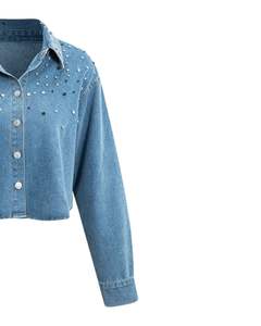 Chaqueta Vaquera Corta Azul Personalizada para Mujer con Botones Frontales y Pedrería, Manga Larga, Estilo Casual Urbano - Product Image 4