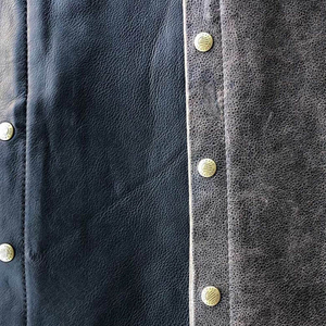 Gilet en cuir pour motard, veste sans manches classique avec design à lacets latéraux ajustables - Product Image 6