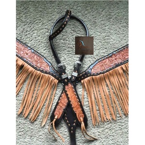 Ensemble de têtière et de collier de poitrine pour cheval en cuir noir et brun, fait main, avec motifs gravés, franges longues, style western, réglable, équipement équestre - Product Image 3