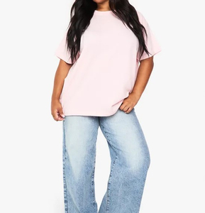 เสื้อยืดโอเวอร์ไซส์ขายดีสำหรับผู้หญิง สีชมพูอ่อน คอกลม แขนสั้น แห้งเร็ว เบาสบาย นุ่มและใส่สบาย - Product Image 2