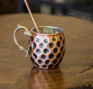 Tasses à Moscow Mule et verres à bière en cuivre noir Dott, design martelé, luxe moderne, durables, grande capacité, 100 % cuivre pur - Product Image 1