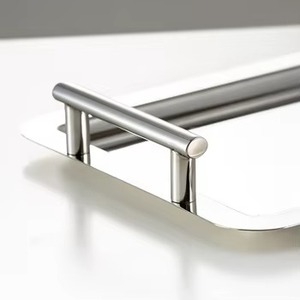 Plateau décoratif rectangulaire en métal avec poignées, design minimaliste, emballage en une seule pièce - Product Image 5