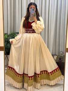 Robes pour femmes afghanes Kuchi tribales en tissu de haute qualité à 100 %, robe de mariée pour femmes, décoration en dentelle, vêtements pour femmes afghanes - Product Image 2
