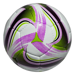 Ballon de football promotionnel pour des fins publicitaires, design de logo personnalisé, ballons hybrides, service OEM, prix de gros Pakistan. - Product Image 4