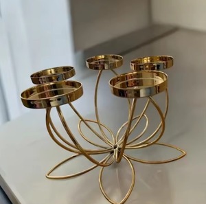 Candélabre doré à 5 bras en laiton, porte-bougie décoratif pour la maison, support métallique durable au meilleur prix - Product Image 2