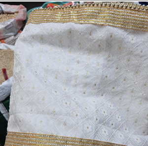 Patka Dupatta de Luxe en Or Blanc pour Marié avec Bordure de Perles, Étole Traditionnelle Indienne pour Mariage, pour Tenue Ethnique Sherwani - Product Image 2