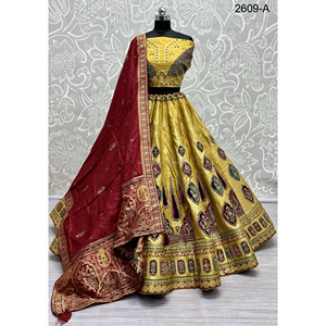 Collections de velours de vêtements de mariée indiens pour la mariée avec le travail de Zarkhan par Fabzone - Product Image 5