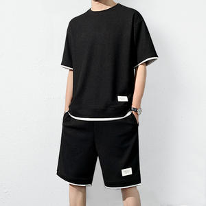 Ensemble de survêtements de sport personnalisés pour hommes, t-shirt et short de course rétro de haute qualité, logo personnalisé, fabrication thaïlandaise - Product Image 3