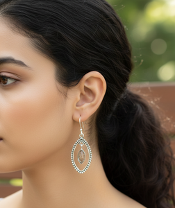 Boucles d'oreilles pendantes faites à la main en argent sterling 925 avec pierre précieuse rutile doré, cadre ovale perlé, bijoux bohèmes tendance, cadeau pour femme et épouse - Product Image 2