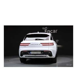 Genesis GV70 2.5T 2024, Gasolina, 2WD, con Caja de Cambios Automática, Asientos de Cuero, Cámara Trasera - 52,352 km - Product Image 4