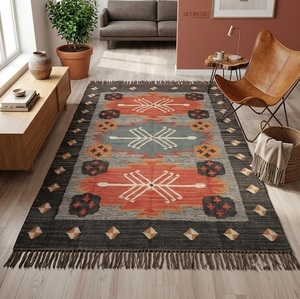 Tapis de couloir tribal en laine et jute du sud-ouest, fait main, géométrique, style bohème, avec pompons, pour la décoration des couloirs et entrées - Product Image 1