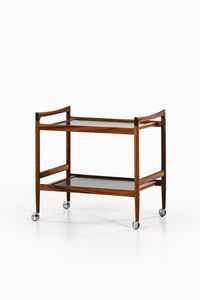 Chariot de service en métal de qualité supérieure avec deux étagères de rangement et des roulettes à roulement fluide pour une utilisation à la maison et en cuisine - Product Image 2