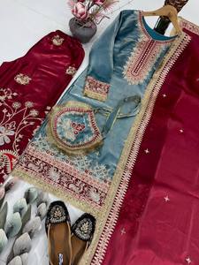 Conjunto de Diseño de Alta Costura con Bordado de Seda Pesada y Lentejuelas, Top Elegante, Pantalón Plazzo y Dupatta - Product Image 3