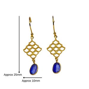 Boucles d'oreilles en saphir plaqué or 22 carats, design géométrique, pour femme, usage quotidien, serti clos, environ 25 mm de longueur - Product Image 2