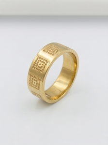 DIVYORO แหวนผู้ชายลายสี่เหลี่ยมคลาสสิกชุบทอง 22k - Product Image 1