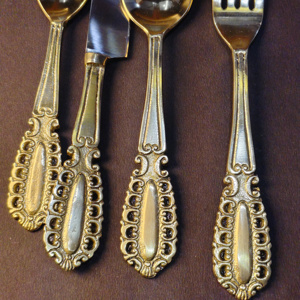 Ensemble de couverts classique de l'Empire romain, orné, plaqué or, en acier inoxydable durable, poli miroir, pour les résidences de luxe - Product Image 4