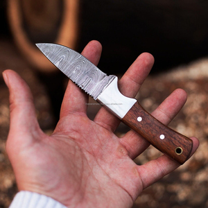 Cuchillo Hecho a Mano con Hoja Fija de Acero de Damasco, Borde Parcialmente Dentado, Mango de Madera, Duradero, Ligero, Multifuncional y Fácil de Transportar - Product Image 3