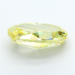 Diamant de laboratoire jaune intense, exquis et raffiné, certifié CVD, taille ovale, pierre précieuse scintillante, pour la création de bijoux fins et luxueux. - Product Image 5