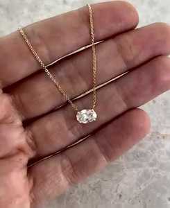 Colliers pendentifs solitaires 1 carat de diamant de laboratoire taille ovale East West en or massif 14K, bijoux minimalistes pour usage quotidien, vente en gros - Product Image 3