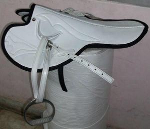 Selles de course de chevaux en cuir et synthétique disponibles - Product Image 6