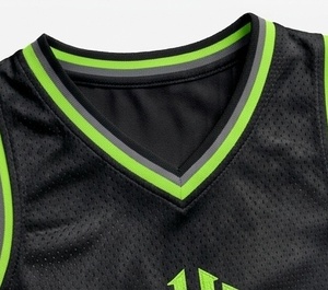 Ensemble d'uniformes de basketball unisexe les plus vendus, vert et noir, sublimé, col en V, sans manches, anti-humidité, coupe athlétique, logo personnalisé - Product Image 5