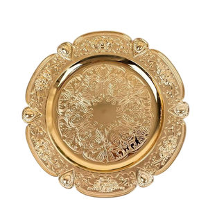 Elegante Bandeja de Servir Marroquí de Metal Martillado con Borde Festoneado, Acabado Dorado, Vajilla Decorativa de Estilo Marroquí, Bandeja para Servir Alimentos - Product Image 6