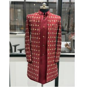 Conjunto Indo-Occidental de 3 Piezas, Fabricación India, Ideal para Recepciones, Atuendo Étnico Especial, Disponible para Venta al Por Mayor - Product Image 1