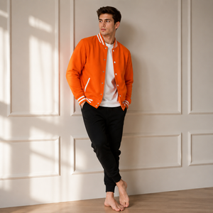 Vêtements d'extérieur Varsity au style classique et au confort agréable, offrant une chaleur pratique pour un usage quotidien et saisonnier à la mode. - Product Image 6