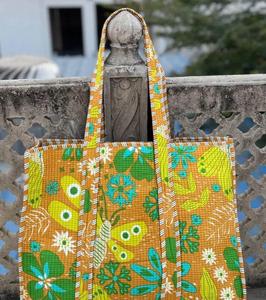 Bolso de Hombro Acolchado de Algodón Estampado Premium con Costuras Duraderas y Aspecto Moderno - Product Image 2