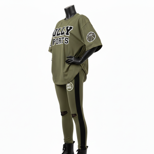 Ensemble femme haut de gamme : T-shirt vert olive en coton, polyester et élasthanne 200 GSM et legging noir 240 GSM avec logo imprimé en relief - Product Image 4