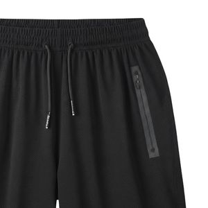 Pantalones Cortos Deportivos Negros para Hombre, Estilo Techwear, con Bolsillos con Cremallera, para Gimnasio, con Logotipo Personalizable - Product Image 6