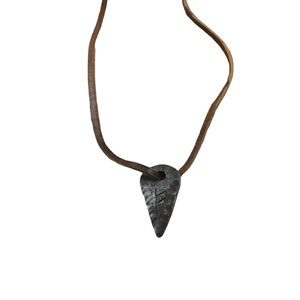 Collar de Metal Forjado de Alta Gama para Hombre, Colgante de la Suerte de Una Sola Palabra con Baño de Zinc Negro, Accesorios de Moda - Product Image 3