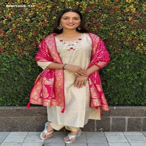 Kurti-Pant de Seda Romana de Primera Calidad con Trabajo Artesanal, Listo para Usar, Color Crema, con Dupatta, Suministro al por Mayor, Exportador Mundial - Product Image 1