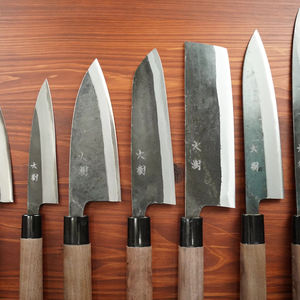 Couteau de cuisine Gyuto Tosa-uchihamono avec lame en acier au carbone, manche en bois, ambidextre, écologique, forgé à la main au Japon - Product Image 1