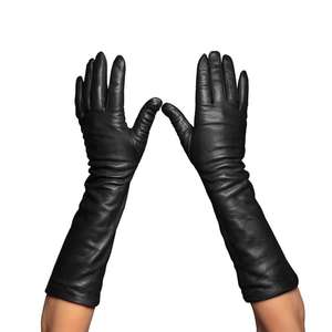 Gants en cuir véritable rouge luxueux pour femmes, offrant un artisanat élégant, une texture douce, une coupe confortable et un style sophistiqué - Product Image 3
