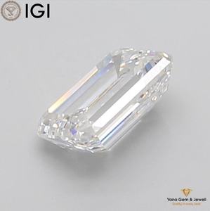 Diamant de laboratoire CVD de 2,50 carats, taille émeraude, couleur D, pureté VVS1, certifié IGI, pour une élégante bague de fiançailles solitaire - Product Image 3