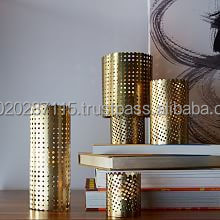 Atractivo candelabro votivo de hierro con detalles de corte láser para un estilo interior perfecto y una iluminación cálida - Product Image 2