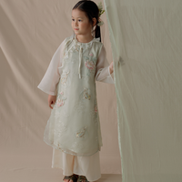 Fullmoon Baby Girl Kleid 2 Stück Bestickter Seidenstoff Ärmellose Goldfaden stickerei Vietnam esische Traditionelle Kleidung-San San