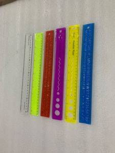 Regla Flexible de 30 cm, Herramienta de Medición de Plástico Colorida con Números del Alfabeto - Product Image 2