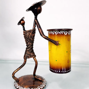 Artesanía Metálica Decorativa para el Hogar, Adorno de Mesa Art Deco, para Aniversario, Diwali, Jubilación, Ecológico, Ligero, Tallado a Mano, con Forma Humana - Product Image 1