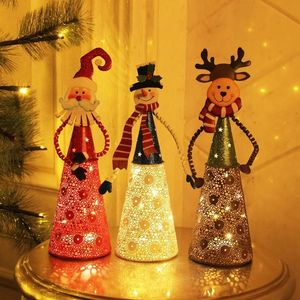 Set di 3 Decorazioni Natalizie da Tavolo Illuminate a LED con Babbo Natale, Pupazzo di Neve e Renna - Product Image 3