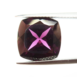Gema de Granate Rodolita Suelta para Joyería, Corte Cojín Facetado 12x12mm, Piedra Semipreciosa para Joyería GEMFORTE INC - Product Image 2
