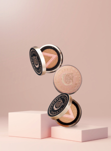 โกลว์ พาวเวอร์ ลิฟท์ วี คูชั่น ฟาวเดชั่น 13 กรัม โกลด์ เมลติ้ง เธรด คอลลาเจน ไวท์เทนนิ่ง ป้องกันรังสียูวี ลดเลือนริ้วรอย ยกกระชับผิวคล้ำ - Product Image 5