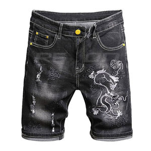 Shorts en jean personnalisés pour hommes, fabricant OEM au Pakistan, parfaits pour la mode estivale, les tenues urbaines et le confort quotidien. - Product Image 1