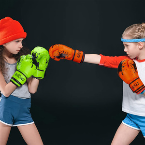Gants de boxe OEM pour enfants et jeunes en cuir PU, motif éclaboussures d'encre, paume respirante en mousse de 5 cm, imperméables, pour l'entraînement, vente en gros, logo personnalisé - Product Image 4