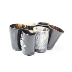 Maßgefertigte FAIZA CRAFT Moderne Handgefertigte Wasserfeste Trinkhörner aus Büffelhorn, Mead-Schnapsgläser mit Kostenloser Personalisierung - Product Image 5