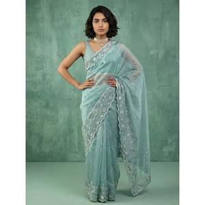 Sari en soie pure Chanda pour femme Elite Weaves, broderie florale élégante, travail Schiffli Resham Zari, bordure ajourée – Idéal pour les mariages - Product Image 2