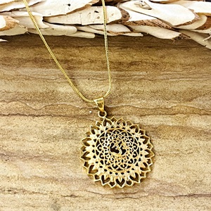 Collar de filigrana de latón con diseño bohemio de moda, colgante Om, joyería étnica para mujer, chapado en oro de 18k, loto mandala, para venta al por mayor OEM ODM - Product Image 3