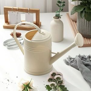 Arrosoir décoratif moderne en métal avec surface émaillée imprimée, léger et durable pour les besoins de jardinage intérieur et extérieur - Product Image 3