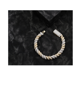 Bracelet élégant en argent sterling 925, style cubain, design inspiré des diamants, pour les amateurs de mode moderne et les événements spéciaux - Product Image 1